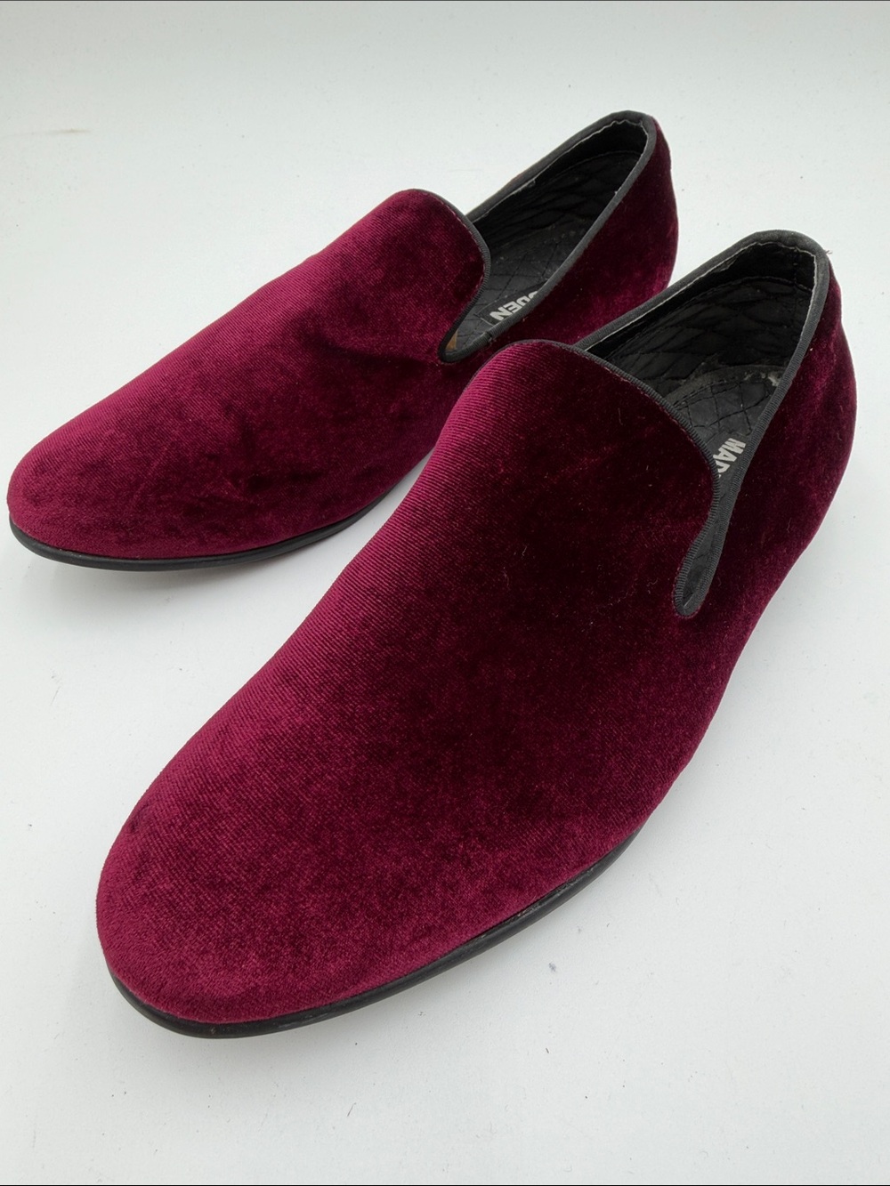 MADDEN sz9.5 Velvet Slip-On Loafers in Burgundy Wine AMAZING